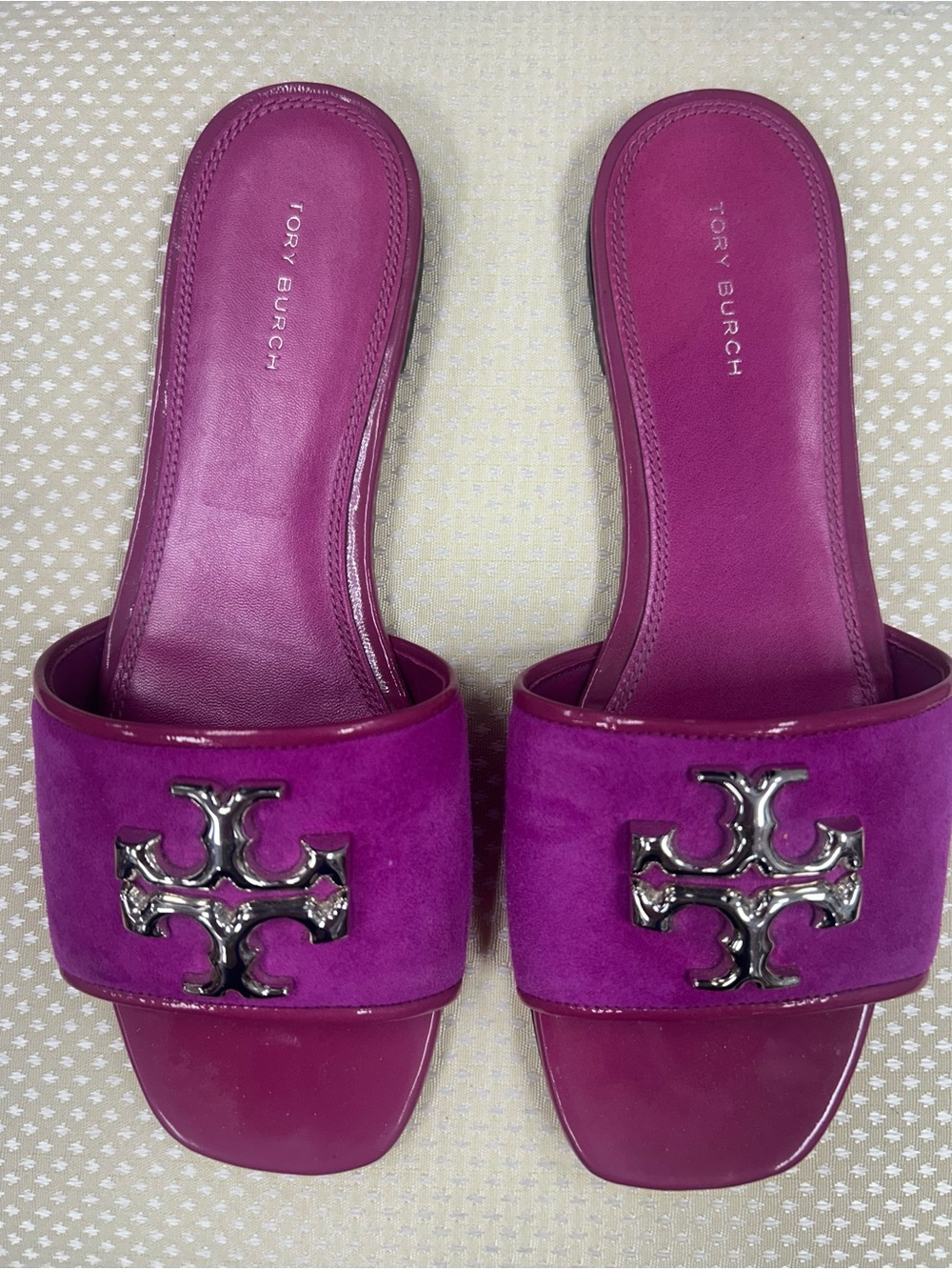 Tory Burch Eleanor Fuchsia Suede Slide Mules with Silver Logo size 8 - Picture 2 of 7